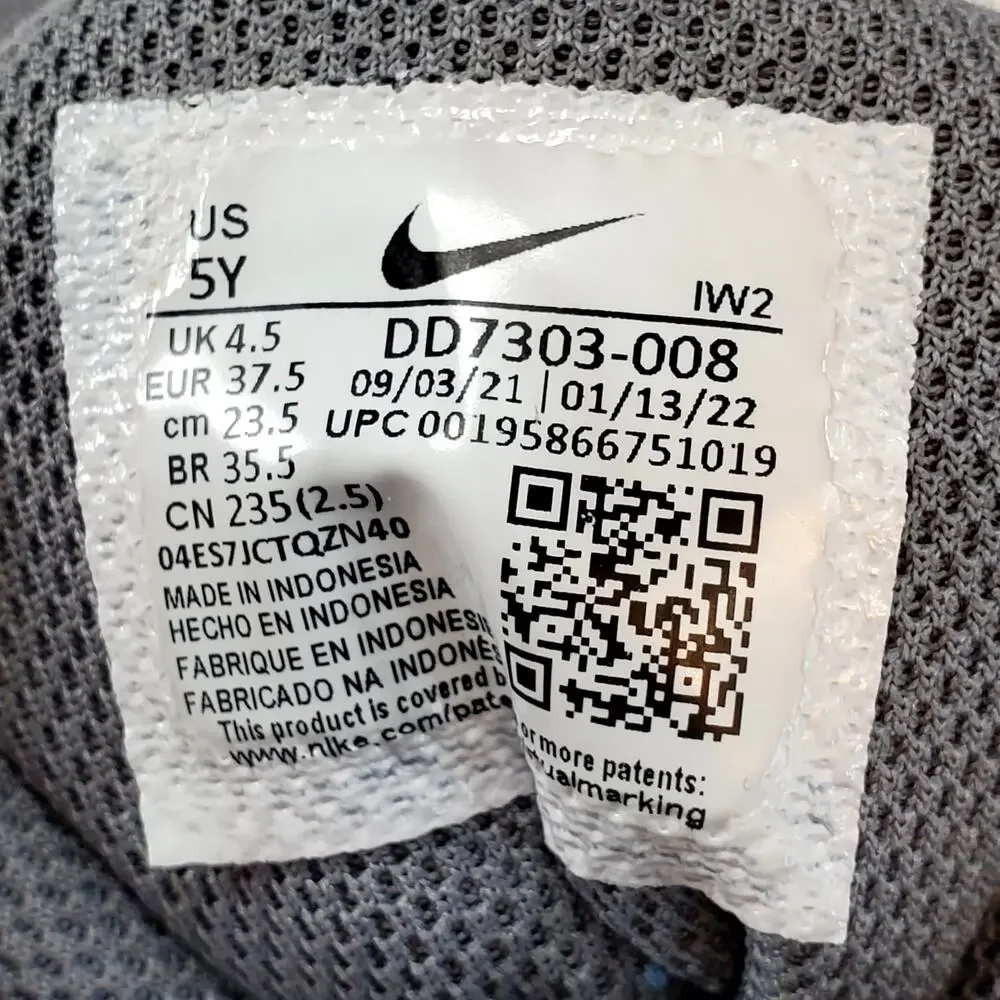 Nike Team Hustle D 10 Flyease Smoke Gray Youth Size 5Y